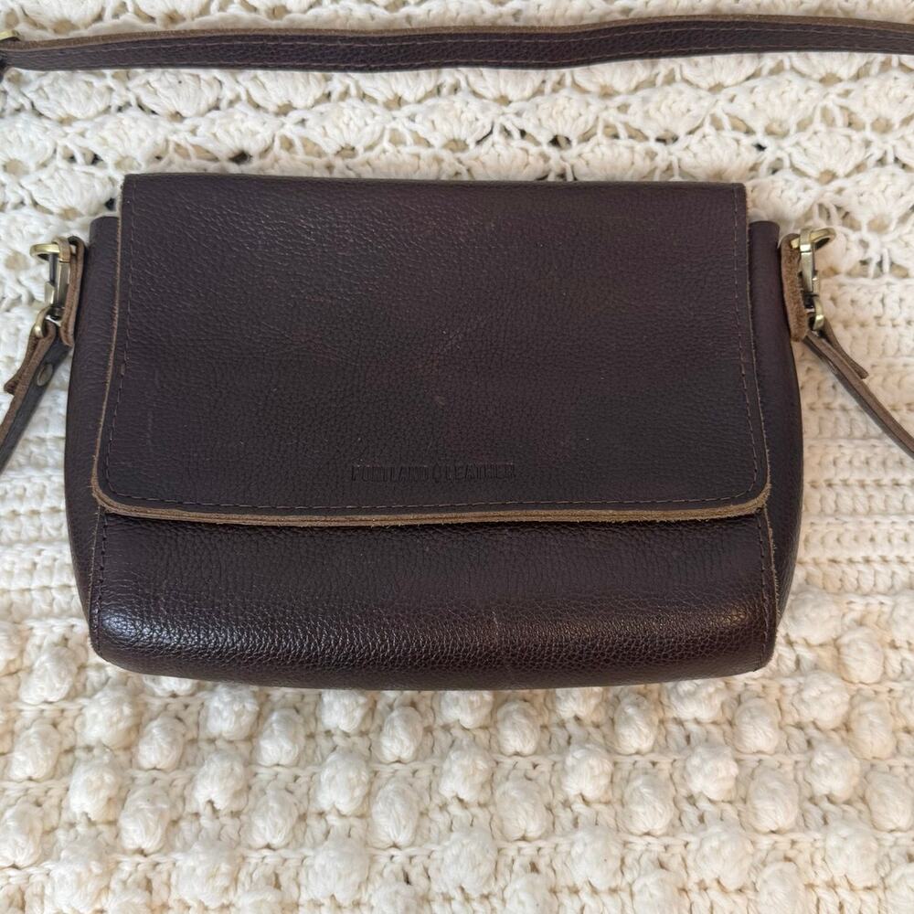 PORTLAND LEATHER GOODS Metro Crossbody Leather Shoulder Bag Medium Coldbrew Brn - Picture 16 of 16